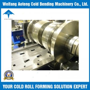 Storage rack roll forming machine